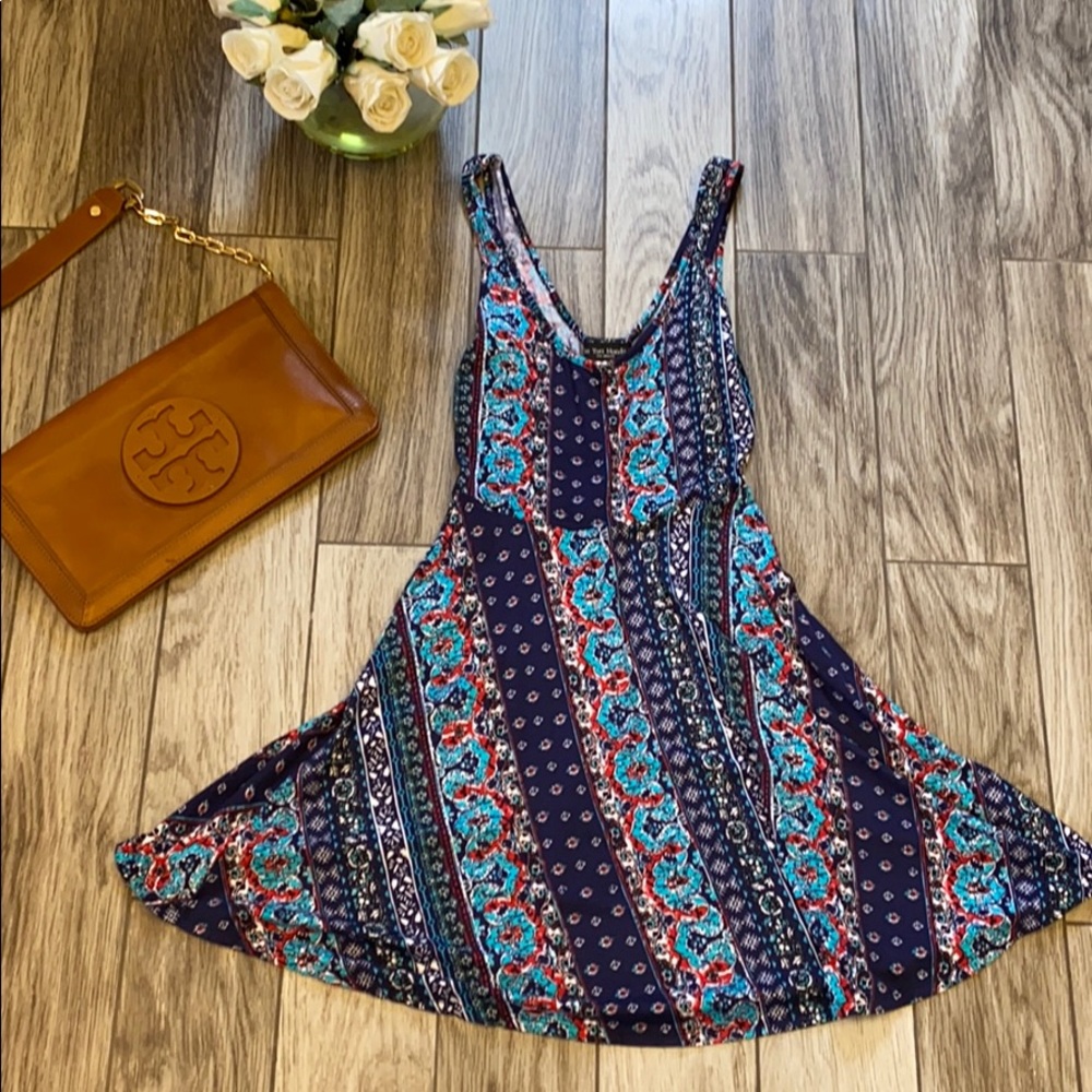 Stretchy T-shirt dress. Fit and flare